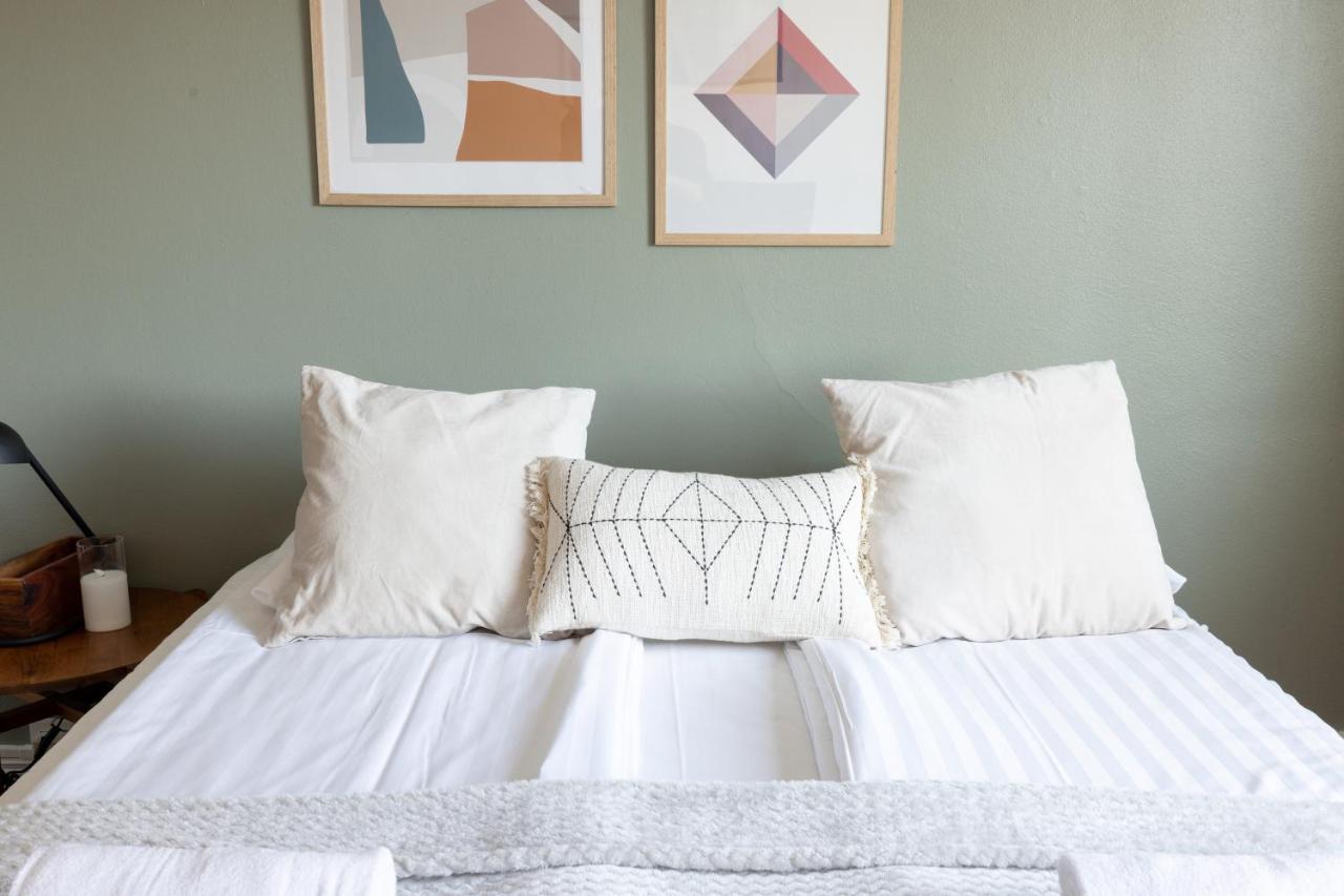 2Ndhomes Cozy Helsinki Center Studio With Park View Luaran gambar