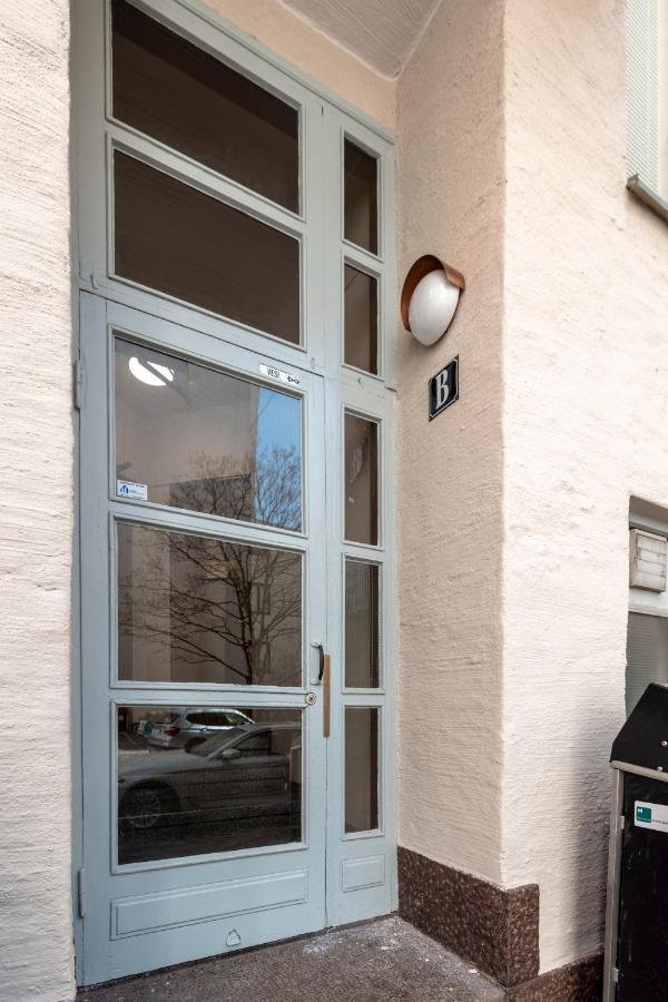 2Ndhomes Cozy Helsinki Center Studio With Park View Luaran gambar